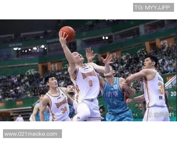 南京篮球队战术分析与发展策略探讨助力球队提升竞争力 南京篮球队战术分析与发展策略探讨助力球队提升竞争力