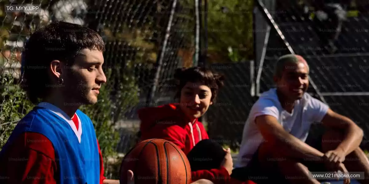 把热爱穿在身上，让每一件周边都成为你的骄傲！👕